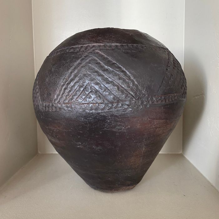 Large Antique African Zulu Pot
