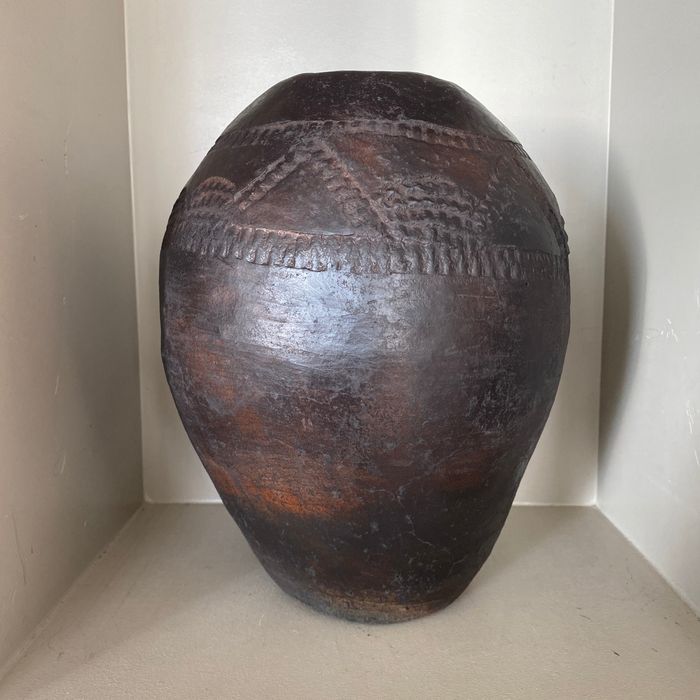 Large Antique African Zulu Pot